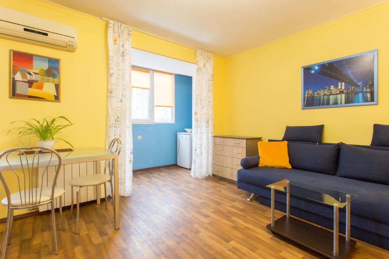 Nauky Avenue Apartment คาร์คิฟ ภายนอก รูปภาพ